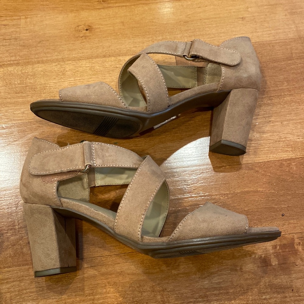 Naturalizer Strappy Sandals